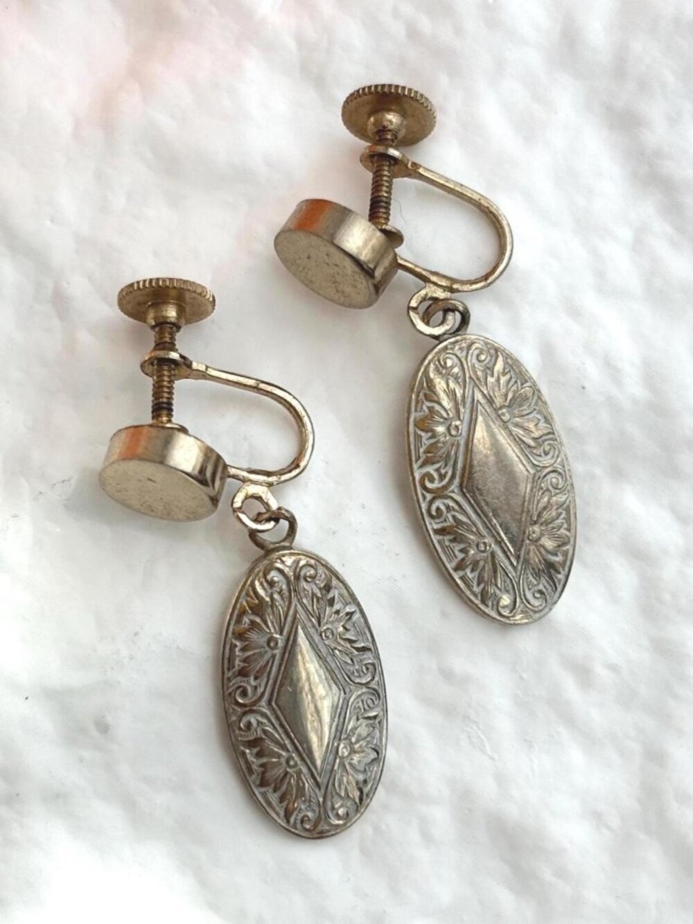 Oval Diamond & Floral Carved Vintage Silver Toned 80's Dangle Earrings